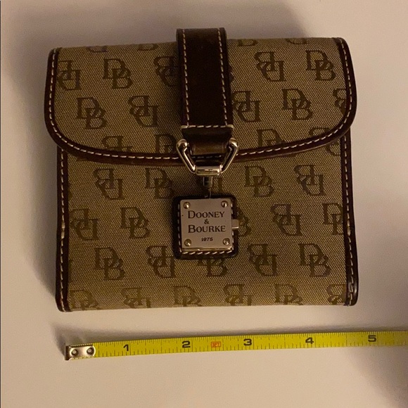 Dooney & Bourke wallet